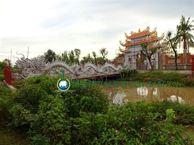 can-canh-ngoi-nha-tho-to-tram-ty-cua-danh-hai-hoai-linh