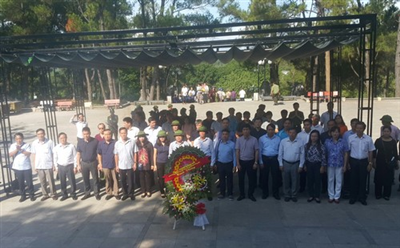 doan-cong-tac-bo-xay-dung-tri-an-anh-hung-liet-sy-tai-quang-tri
